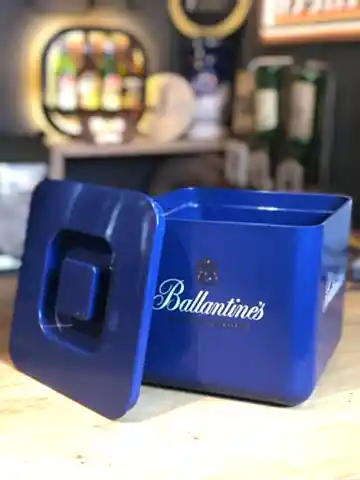 Ballantine's Buz Kovası