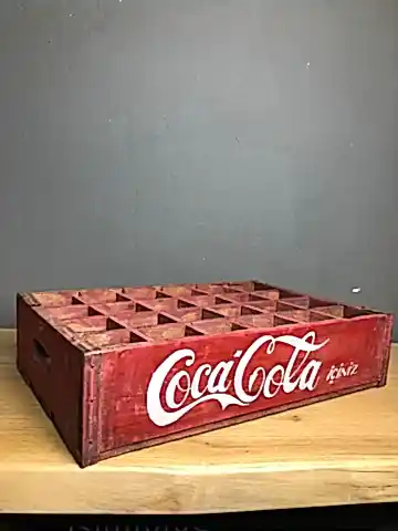 Vintage Kırmızı Renk Ahşap Şişe Cola Kasası
