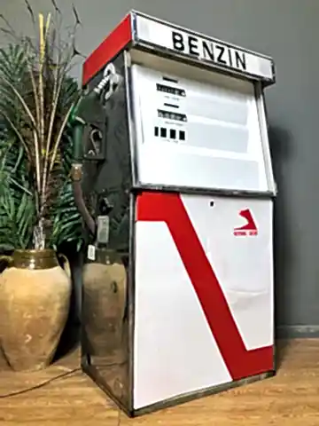 Eski Petrol Ofisi Akaryakıt Pompası