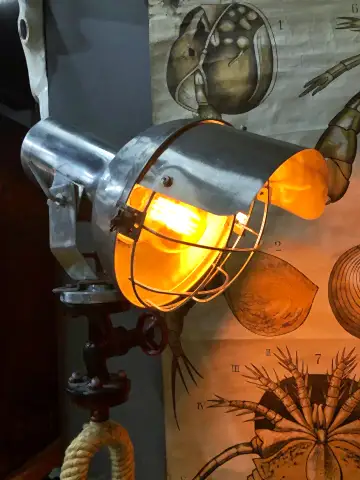 Gemiden Çıkma Şapkalı Spot Işığından Tasarım Lambader