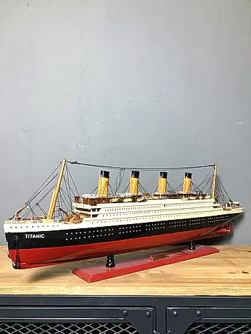 Işıklı Titanic Gemi Maketi