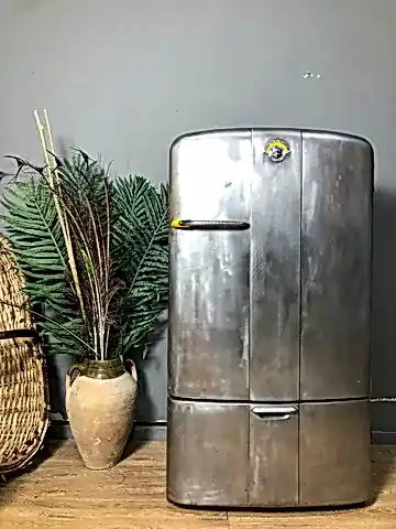 1950’ler Kelvinator Buzdolabından Bar