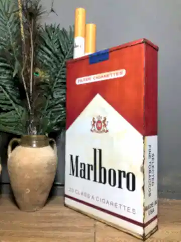 Marlboro Paketi Formunda Dev Boy Metal Tabela / Totem